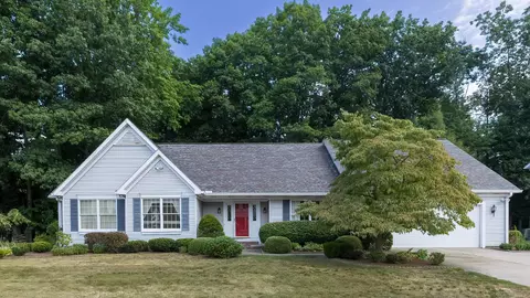 5110 Wolf Run Dr, Erie, PA 16505