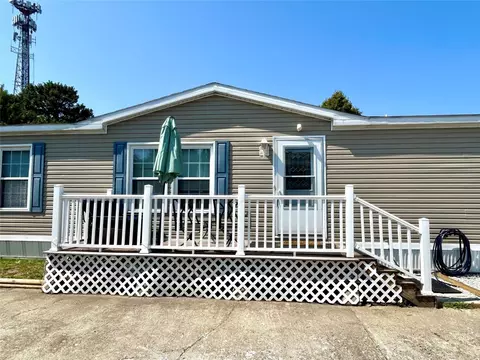 2310 Rollahome Dr, Erie, PA 16506