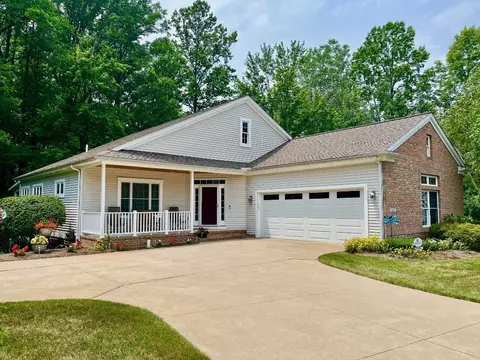 6965 Jefferson Ct, Fairview, PA 16415