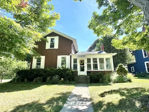 48 N Pearl St, North East, PA 16428