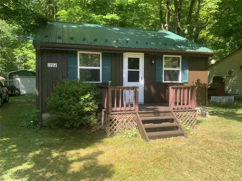 1704 Lakeview Dr, Espyville, PA 16424