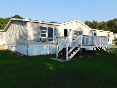 506 Squirrel Dr, Erie, PA 16509