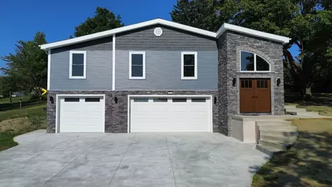 4056 Hershey Rd, Erie, PA 16506