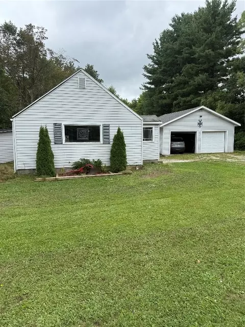 2142 Meadville Rd, Titusville, PA 16354