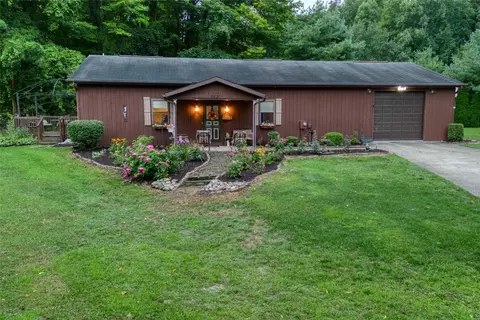 6420 S Creek Rd, Girard, PA 16417