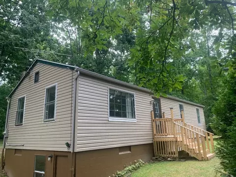 12322 N Watson Run Rd, Conneaut Lake, PA 16316