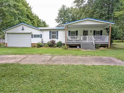 1359 Beach Dr, Espyville, PA 16424