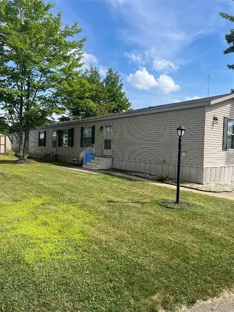 8205 Briercrest Dr, Erie, PA 16502