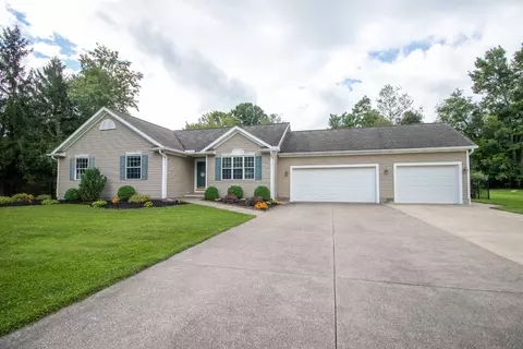 5463 Woodlawn Dr, Edinboro, PA 16412