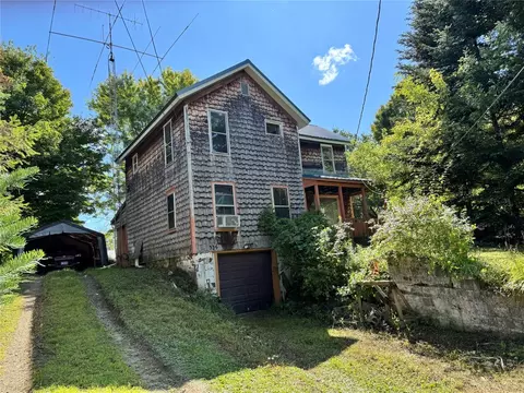 336 Essex St, Corry, PA 16407