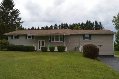 21850 Vista Dr, Saegertown, PA 16433