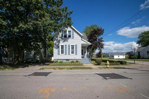 3325 Maple St, Erie, PA 16508