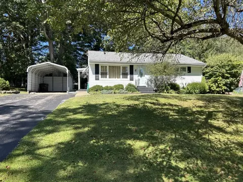 598 Maxwell Dr, Titusville, PA 16354