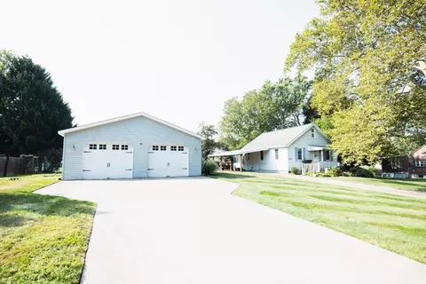 3853 Hereford Rd, Erie, PA 16510