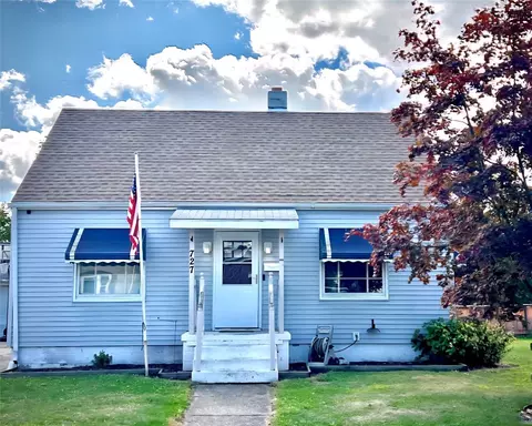 727 E 30th St, Erie, PA 16504