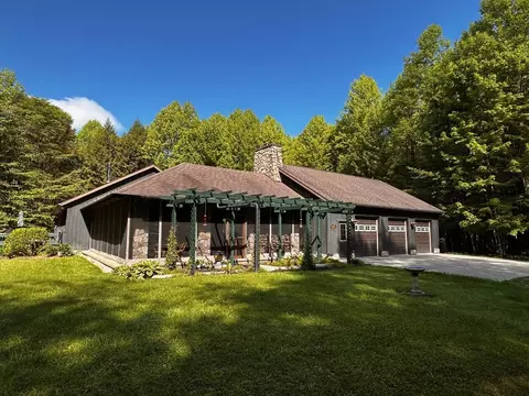 8350 Carbury Rd, Edinboro, PA 16412