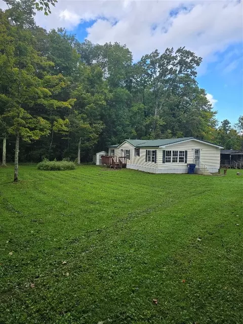 127 Timberlake Dr, Mckean, PA 16426