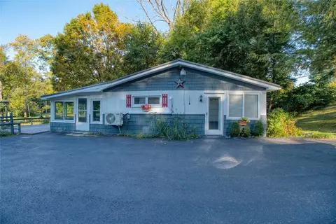 39397 Mystic Park Rd, Centerville, PA 16404