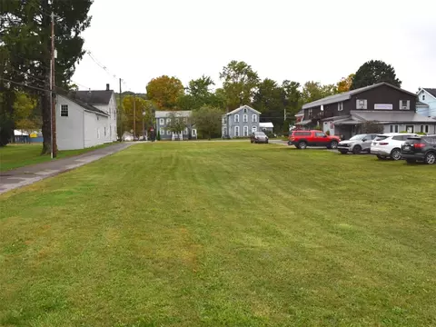 427 Main St, Saegertown, PA 16433