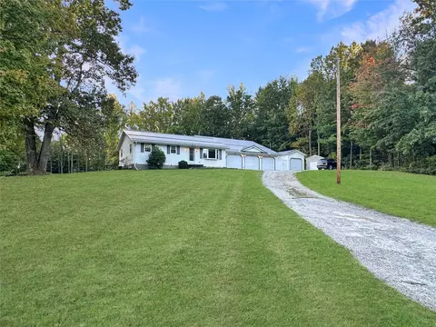 6365 Clark Rd, Erie, PA 16510