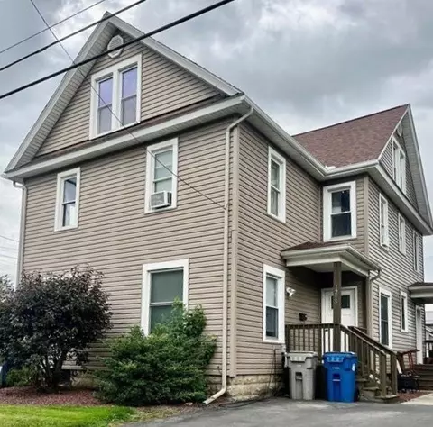 1218-1220 S Cottage St, Meadville, PA 16335