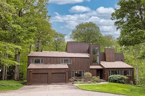 6031 Schultz Rd, Erie, PA 16509