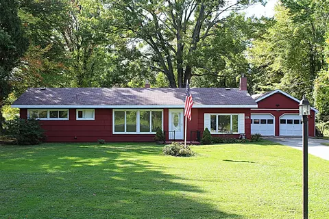 1136 Sirak Dr, Fairview, PA 16415