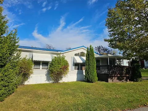 204 Sunnybrook Dr, Girard, PA 16417