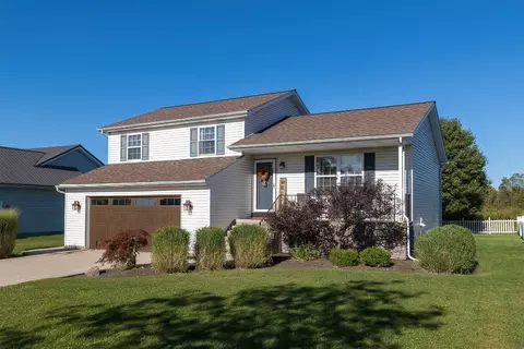 8720 Oriole Dr, Erie, PA 16509