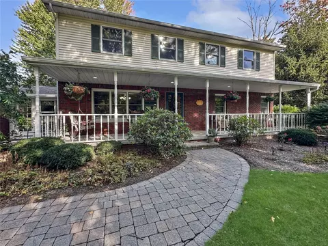 5504 Swanville Rd, Erie, PA 16506