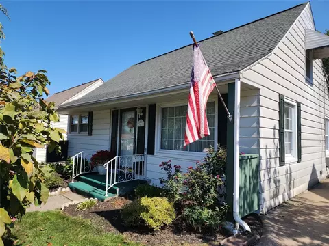 3611 Oakwood St, Erie, PA 16508