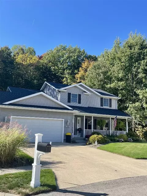 1098 Jonathan Dr, Erie, PA 16509