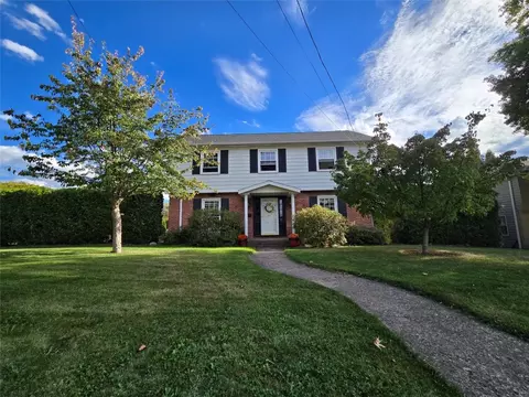 531 W Gore Rd, Erie, PA 16509