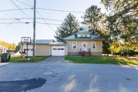 26 Merlin Ave, Jamestown, NY 14701