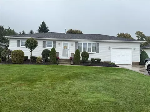 3649 W 38th St, Erie, PA 16506
