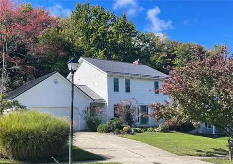 4802 Amherst Rd, Erie, PA 16506