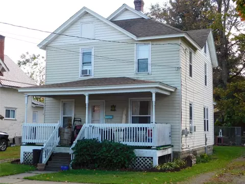 316 College St, Youngsville, PA 16371
