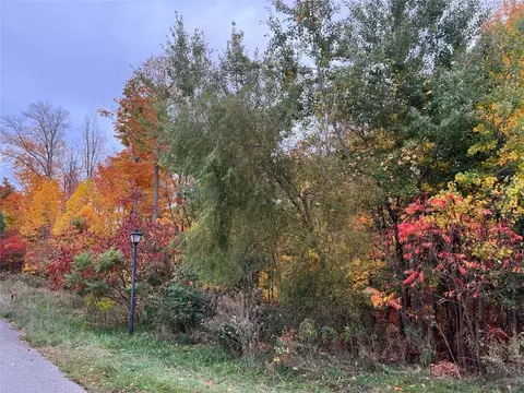 5885 Forest Xing, Erie, PA 16506