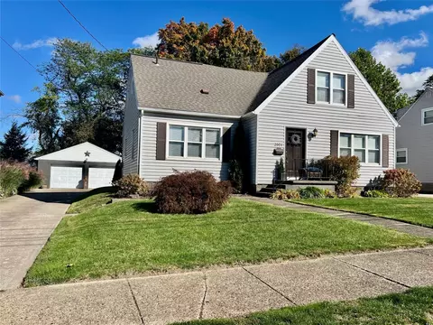 2051 Bird Dr, Erie, PA 16510