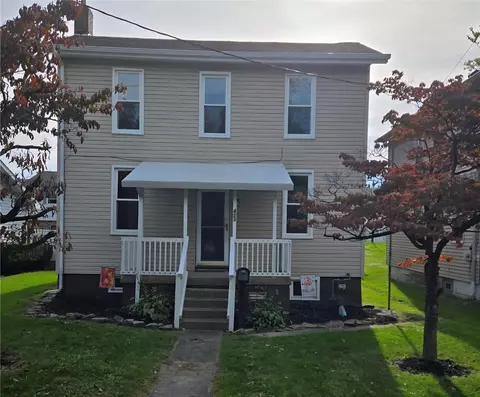 423 W 1st Ave, Derry, PA 15627