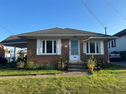 1211 W 33rd St, Erie, PA 16508