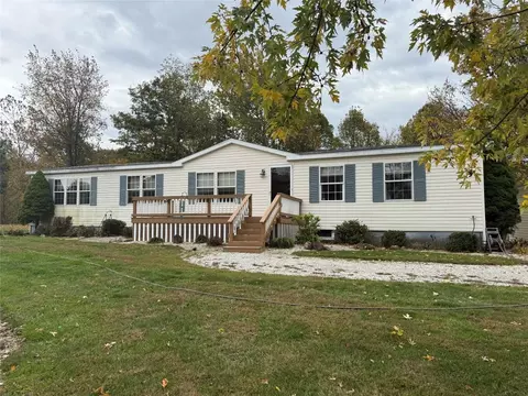 6797 Sterrettania Rd, Fairview, PA 16415