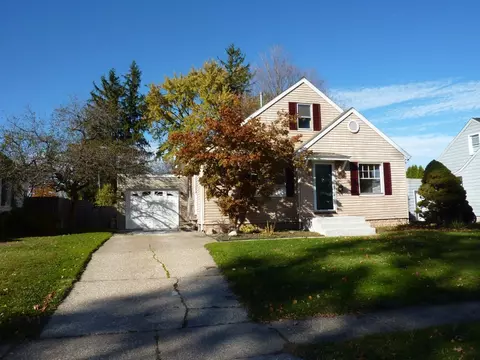 916 E 37th St, Erie, PA 16504