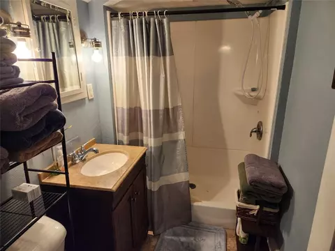 Bath - 699 E Wayne St, Corry, PA 16407 photo 2 of 2