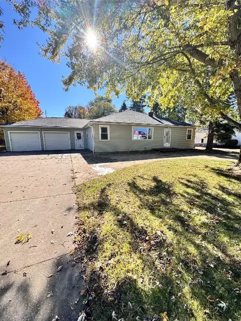 1129 E Grandview Blvd, Millcreek, PA 16504