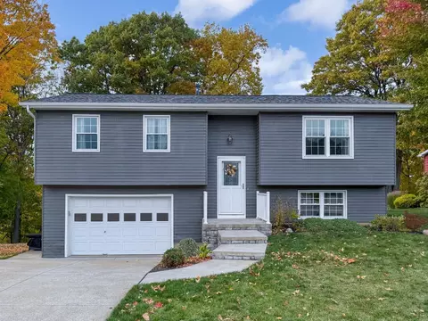 89 Eaton Dr, North East, PA 16428