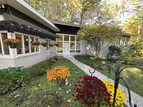 310 W Grandview Blvd, Erie, PA 16508