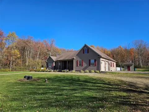 8675 Old French Rd, Erie, PA 16509