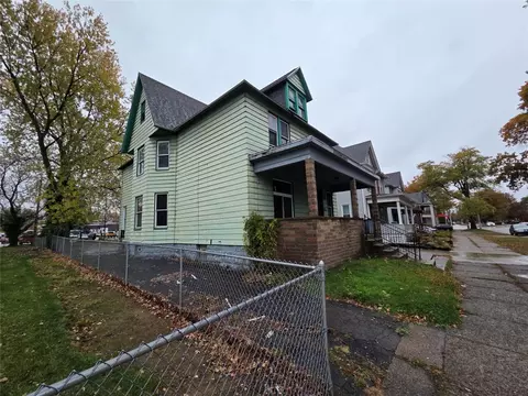 707 W 10th St, Erie, PA 16502