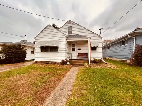 2623 Perry St, Erie, PA 16504